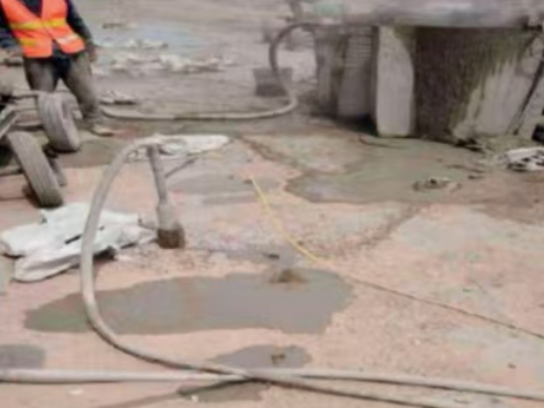 海口水泥混凝土路面板底注浆技术 路面脱空注浆整治方案