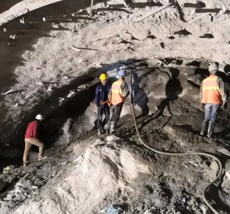 海口隧道拱顶带模注浆料，微膨胀注浆料的特点及施工工艺